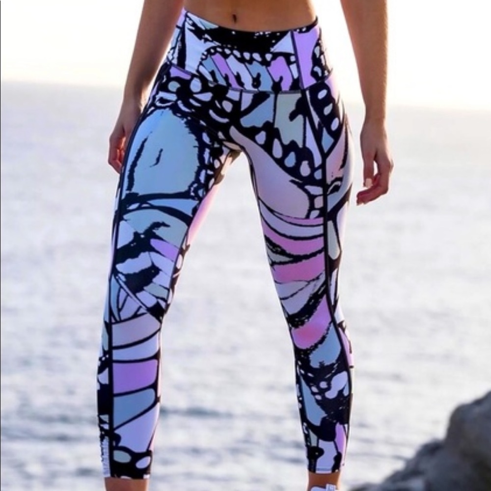 NWT Free People Movement “You’re a Peach” Printed Performance Leggings